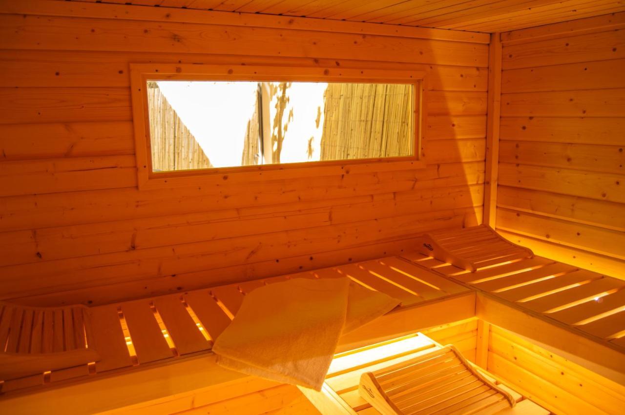 Wellness Mitten In Der Wasserfallstadt Triberg Triberg im Schwarzwald Luaran gambar