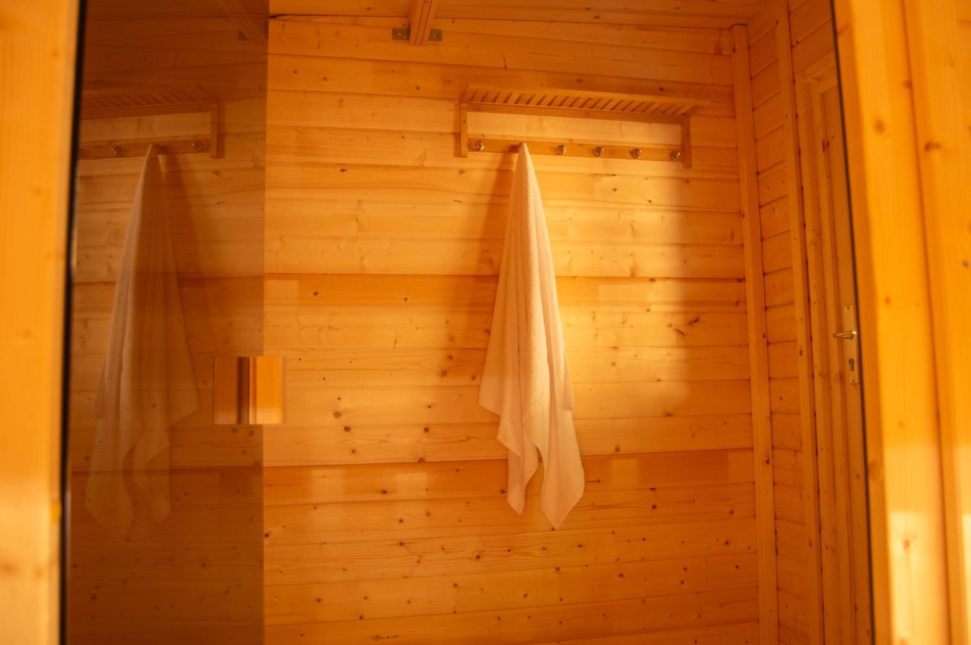 Wellness Mitten In Der Wasserfallstadt Triberg Triberg im Schwarzwald Luaran gambar