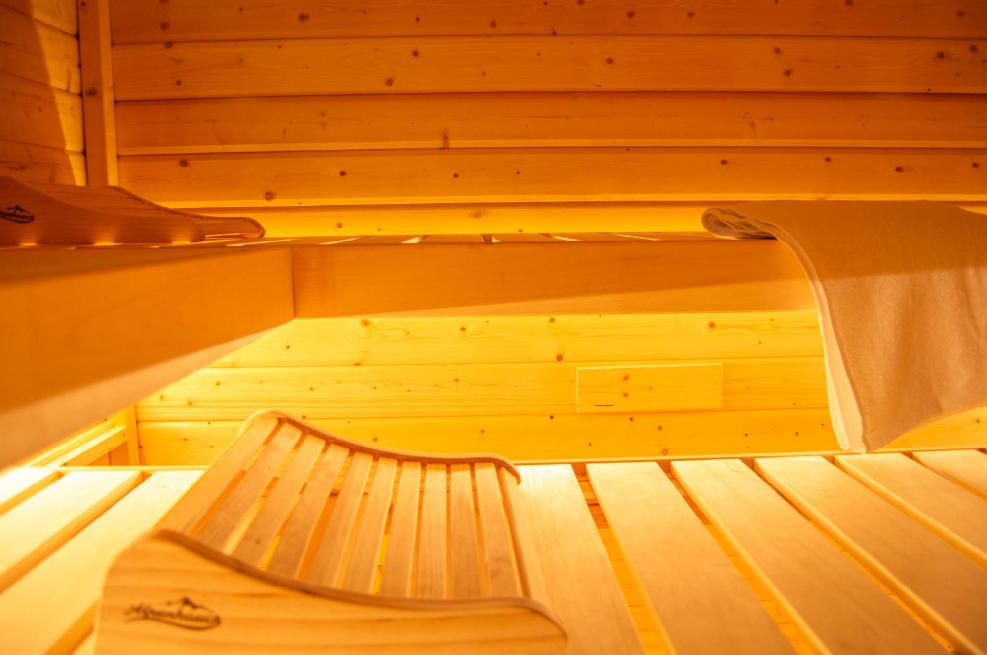 Wellness Mitten In Der Wasserfallstadt Triberg Triberg im Schwarzwald Luaran gambar