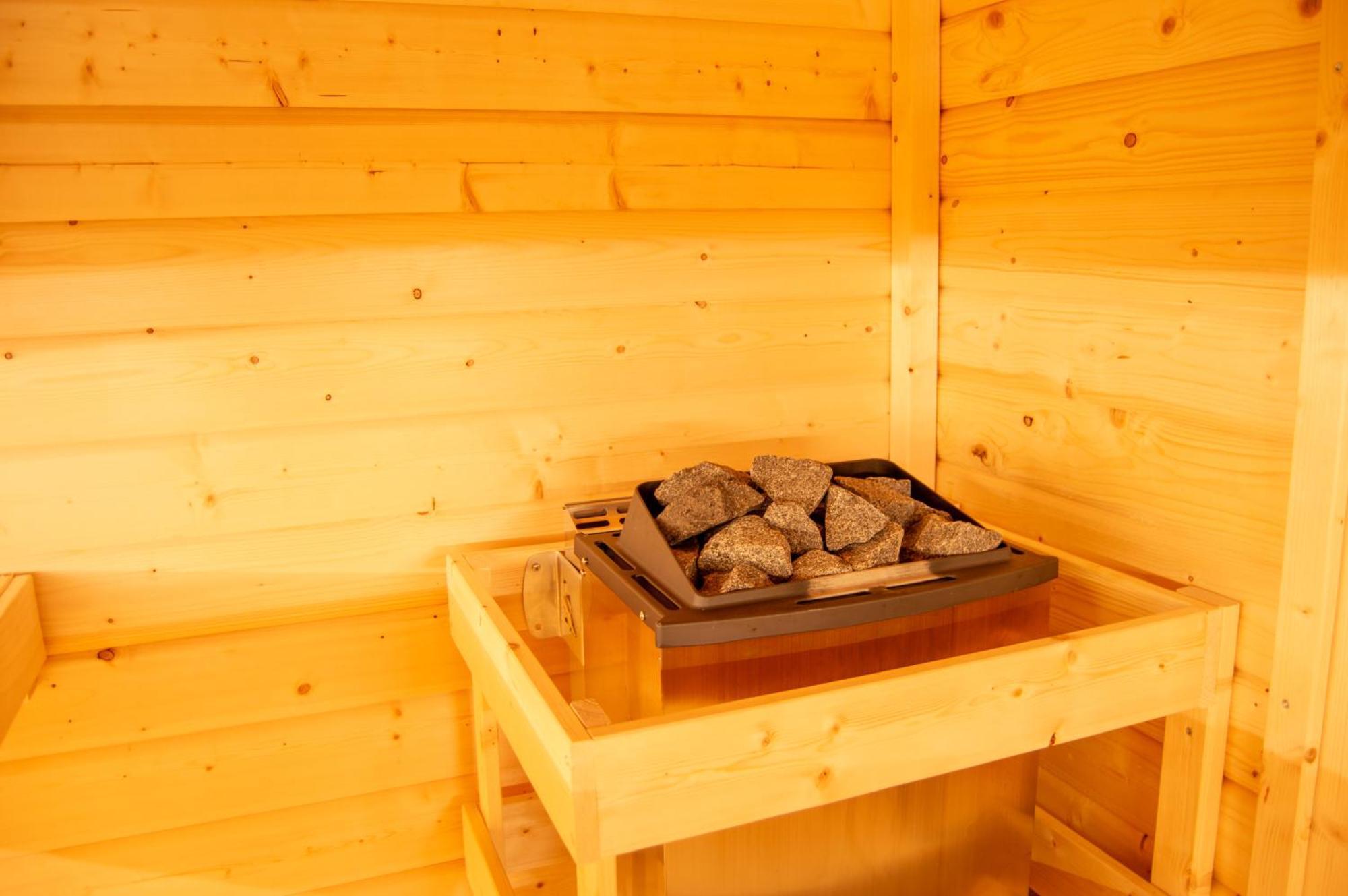 Wellness Mitten In Der Wasserfallstadt Triberg Triberg im Schwarzwald Luaran gambar